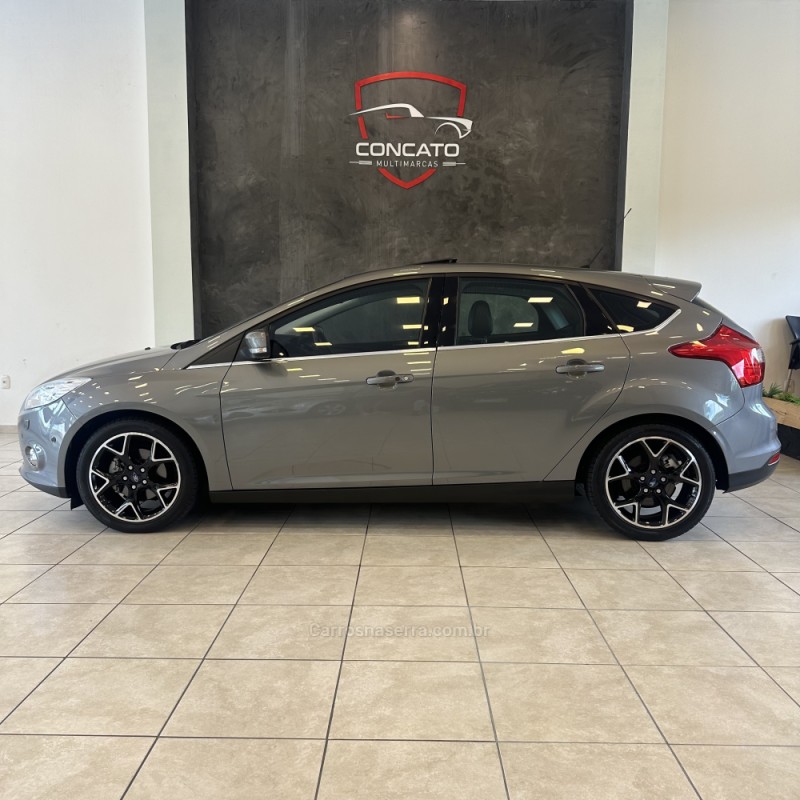 FOCUS 2.0 TITANIUM PLUS SEDAN 16V FLEX 4P AUTOMÁTICO - 2015 - FARROUPILHA