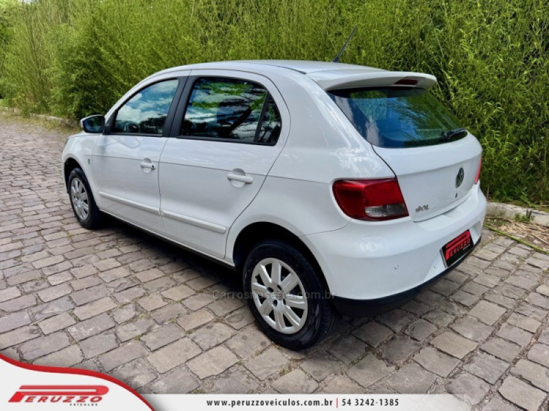 GOL 1.0 8V 25 ANOS TOTALFLEX 5P MANUAL  - 2013 - NOVA PRATA