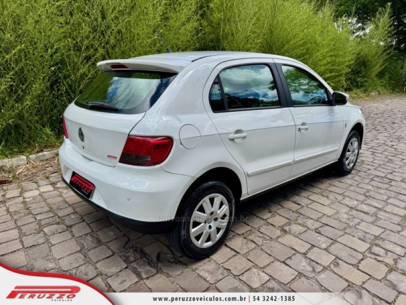 GOL 1.0 8V 25 ANOS TOTALFLEX 5P MANUAL  - 2013 - NOVA PRATA