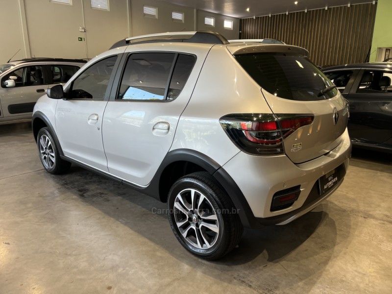 SANDERO 1.6 STEPWAY ICONIC X-TRONIC 16V FLEX 4P AUTOMÁTICO - 2023 - CAXIAS DO SUL