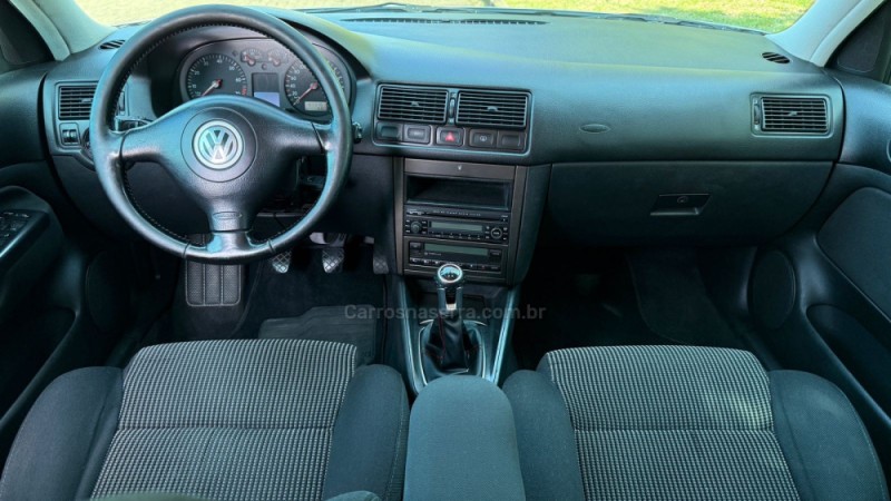 GOLF 1.8 MI GTI 20V 150CV TURBO GASOLINA 2P MANUAL - 2006 - DOIS IRMãOS
