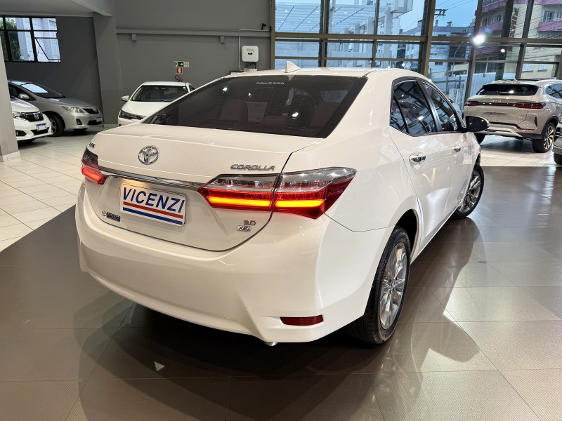 COROLLA 2.0 XEI 16V FLEX 4P AUTOMÁTICO - 2018 - FARROUPILHA