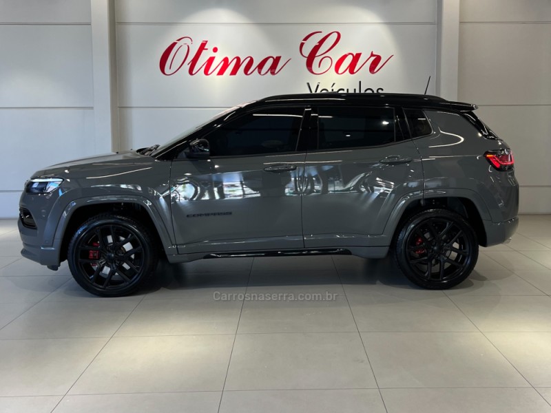 COMPASS 2.0 HURRICANE BLACKHAWK 4X4 TURBO GASOLINA 4P AUTOMÁTICO - 2025 - FLORES DA CUNHA