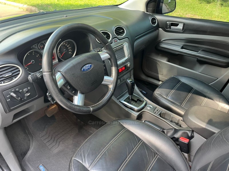 FOCUS 2.0 TITANIUM HATCH 16V FLEX 4P AUTOMÁTICO - 2013 - FELIZ