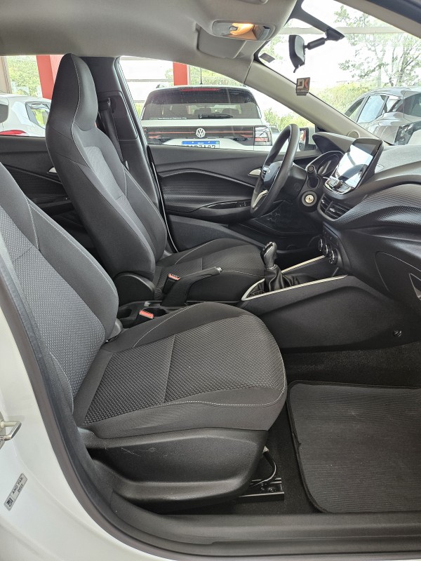 ONIX 1.0 LT 12V TURBO FLEX 4P MANUAL - 2023 - FARROUPILHA