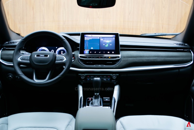 COMMANDER 1.3 OVERLAND T270 16V 4X2 TURBO FLEX 4P AUTOMÁTICO - 2023 - GARIBALDI