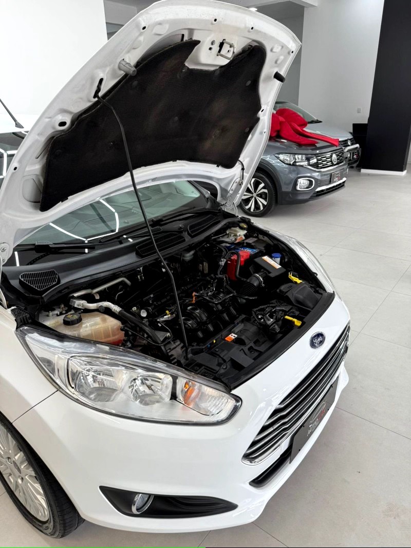 FIESTA 1.6 TITANIUM PLUS HATCH 16V FLEX 4P AUTOMÁTICO - 2016 - CAXIAS DO SUL
