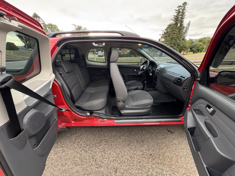 STRADA 1.6 MPI TREKKING CD 16V FLEX 3P MANUAL - 2014 - DOIS IRMãOS