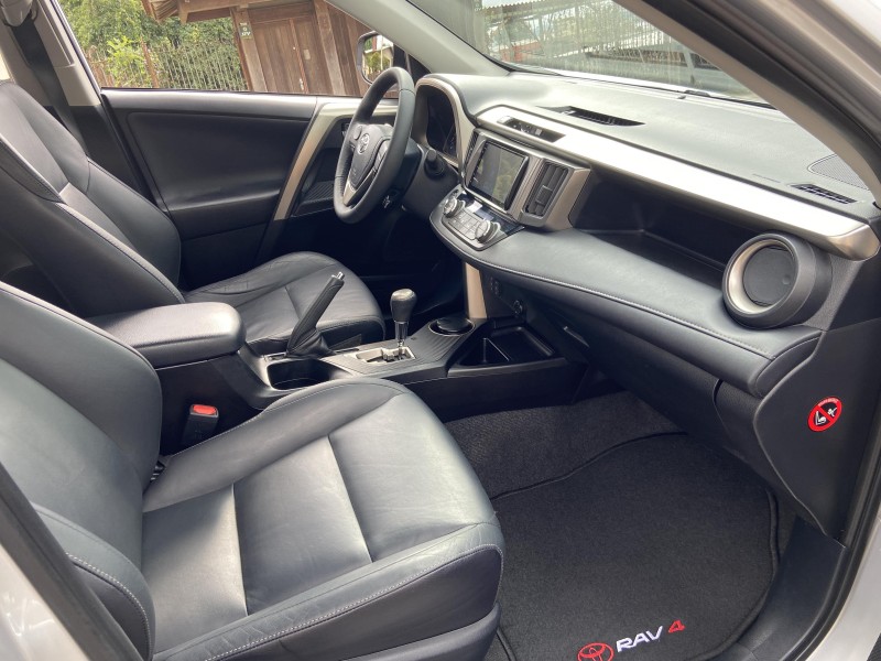 RAV4 2.0 4X2 16V GASOLINA 4P AUTOMÁTICO - 2015 - FARROUPILHA