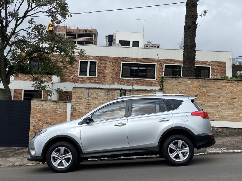 RAV4 2.0 4X2 16V GASOLINA 4P AUTOMÁTICO - 2015 - FARROUPILHA