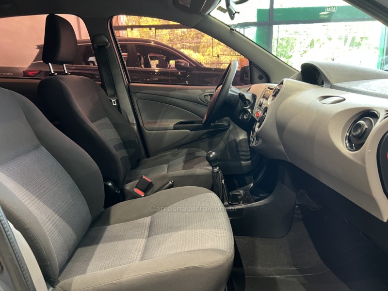 ETIOS 1.3 XS 16V FLEX 4P MANUAL - 2013 - CAXIAS DO SUL