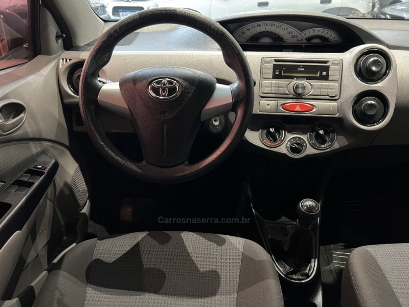 ETIOS 1.3 XS 16V FLEX 4P MANUAL - 2013 - CAXIAS DO SUL