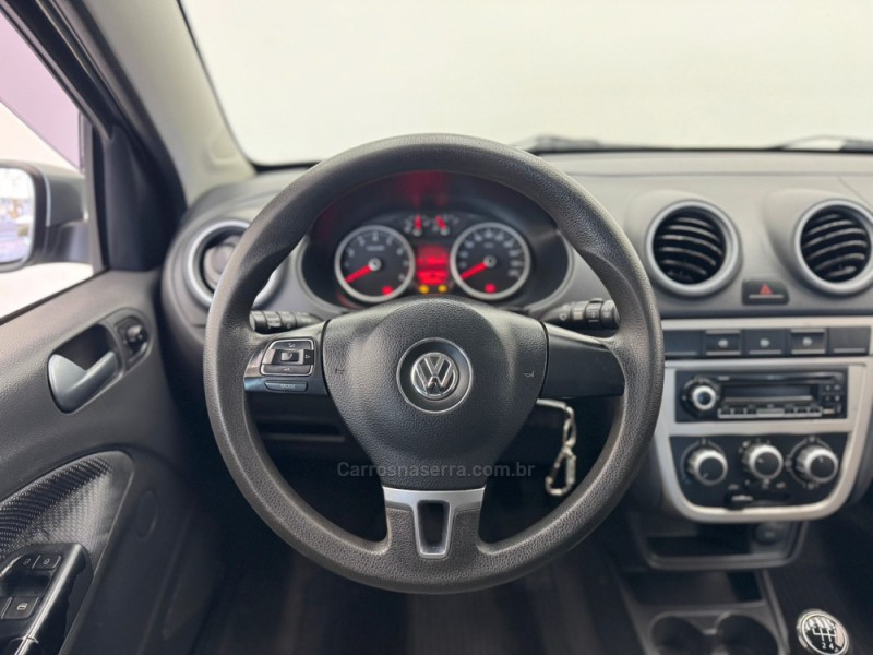 VOYAGE 1.0 MI TRENDLINE 8V FLEX 4P MANUAL - 2012 - CARLOS BARBOSA