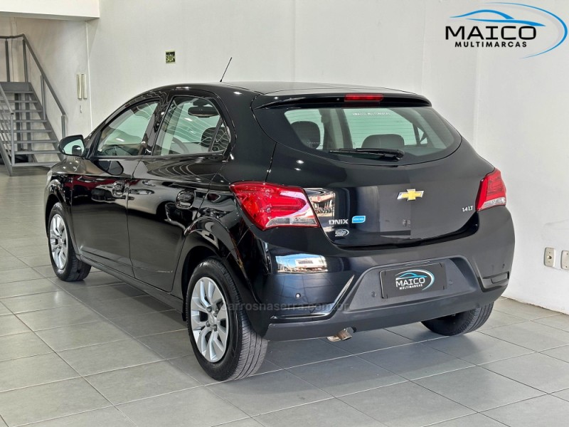 ONIX 1.4 MPFI LT 8V FLEX 4P MANUAL - 2018 - NOVO HAMBURGO