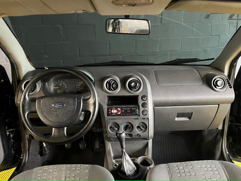 FIESTA 1.0 MPI 8V GASOLINA 4P MANUAL - 2004 - CAXIAS DO SUL