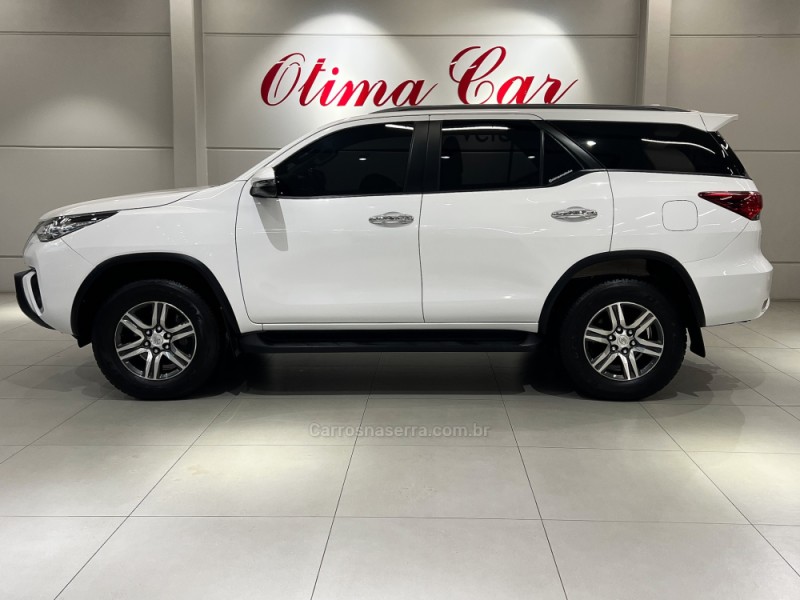 HILUX SW4 2.7 SRV 4X2 16V FLEX 7 LUGARES 4P AUTOMÁTICO - 2019 - FLORES DA CUNHA