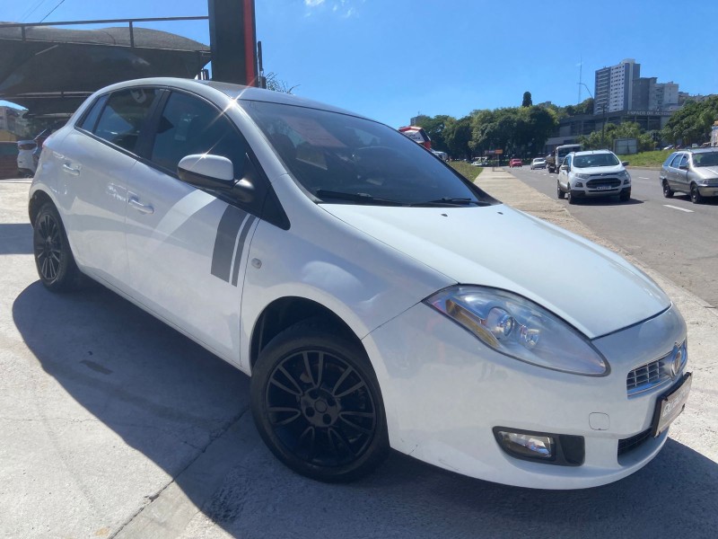 bravo 1.8 essence 16v flex 4p automatizado 2011 caxias do sul