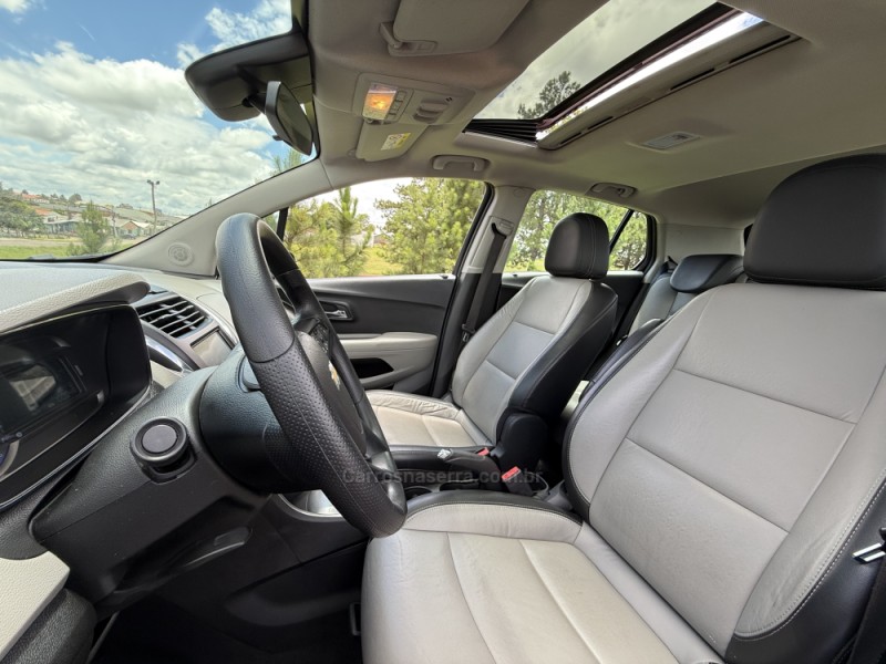 TRACKER 1.8 MPFI LTZ 4X2 16V FLEX 4P AUTOMÁTICO - 2015 - VACARIA