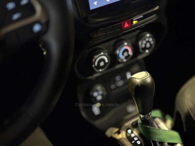 RENEGADE 2.0 16V CUSTOM 4X4 TURBO DIESEL 4P AUTOMÁTICA - 2018 - FARROUPILHA