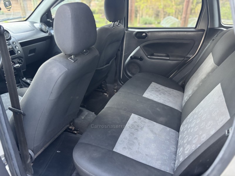 FIESTA 1.0 MPI 8V GASOLINA 4P MANUAL - 2013 - CANELA