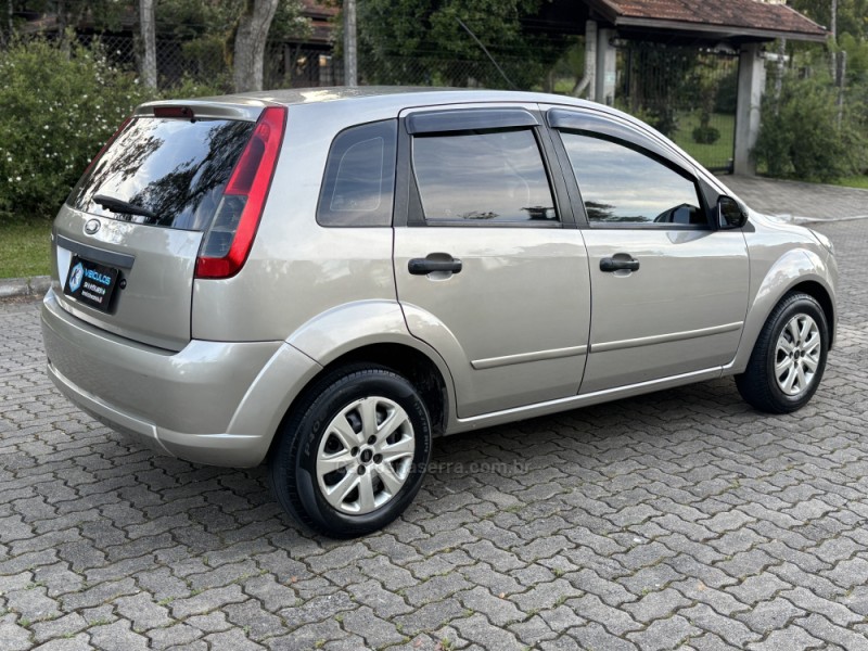 FIESTA 1.0 MPI 8V GASOLINA 4P MANUAL - 2013 - CANELA