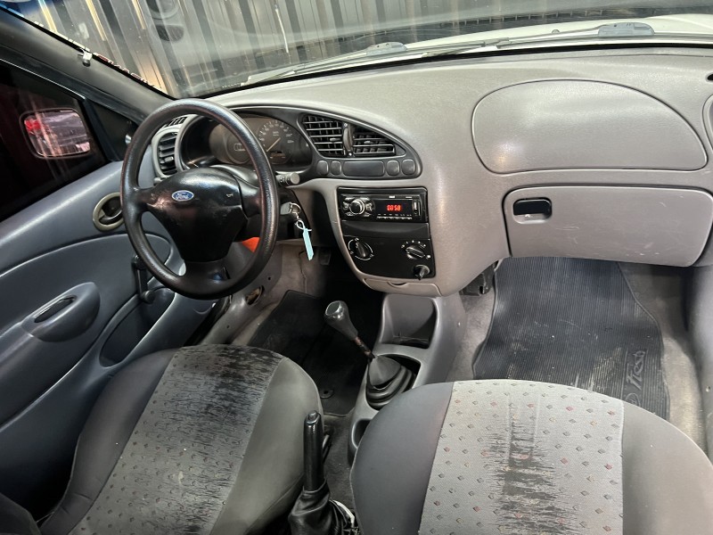 COURIER 1.6 MPI L 8V FLEX 2P MANUAL - 2005 - CAXIAS DO SUL