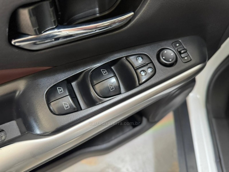 KICKS 1.6 16V FLEX SL 4P XTRONIC - 2017 - SANTA CRUZ DO SUL