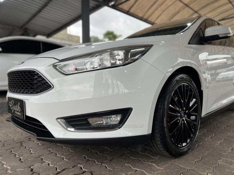 FOCUS 2.0 SE FASTBACK 16V FLEX 4P AUTOMÁTICO - 2017 - BOM PRINCíPIO