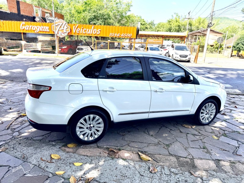 GRAND SIENA 1.6 MPI ESSENCE 16V FLEX 4P MANUAL - 2014 - TRêS COROAS