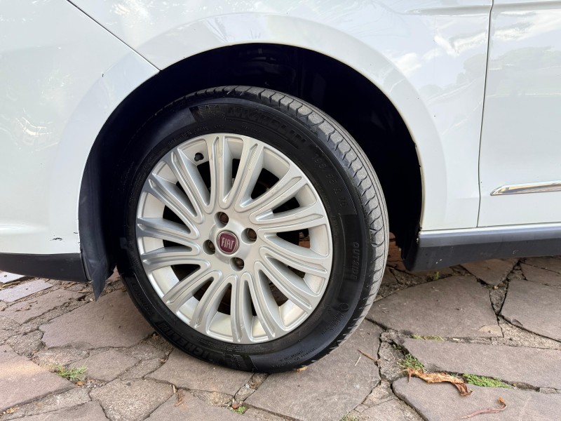 GRAND SIENA 1.6 MPI ESSENCE 16V FLEX 4P MANUAL - 2014 - TRêS COROAS