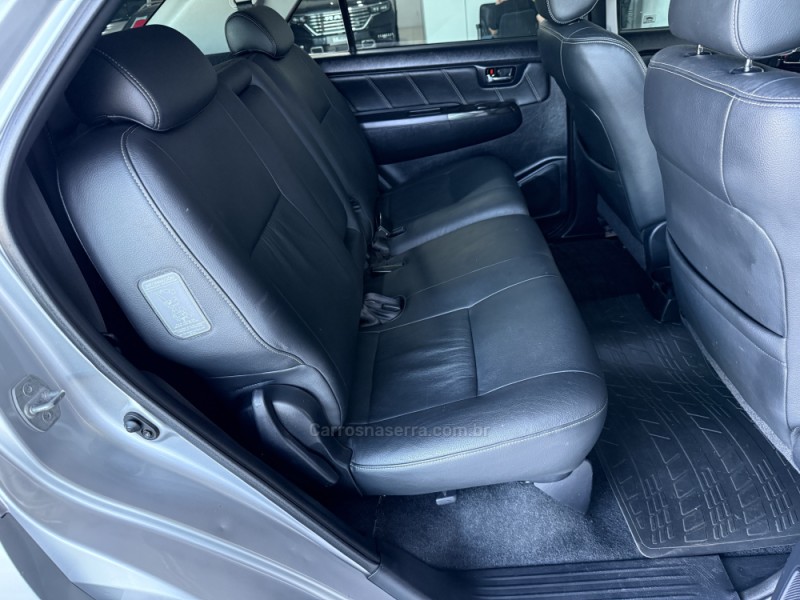 HILUX SW4 3.0 SRV 4X4 7 LUGARES 16V TURBO INTERCOOLER DIESEL 4P AUTOMÁTICO - 2015 - BENTO GONçALVES