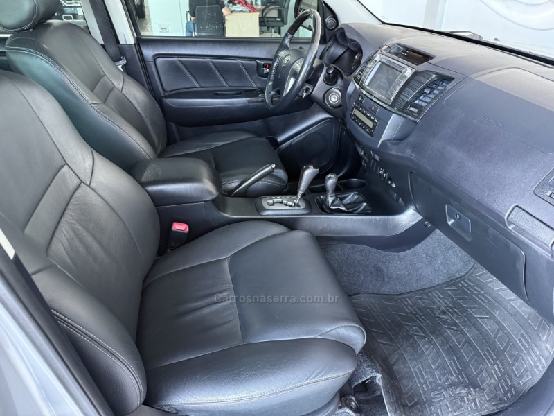 HILUX SW4 3.0 SRV 4X4 7 LUGARES 16V TURBO INTERCOOLER DIESEL 4P AUTOMÁTICO - 2015 - BENTO GONçALVES