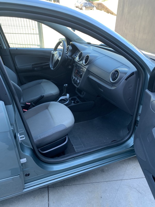 VOYAGE 1.6 MI TREND 8V FLEX 4P MANUAL - 2009 - CAXIAS DO SUL