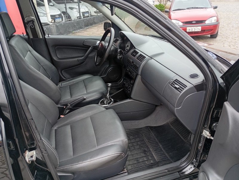 PARATI 1.8 MI TRACK & FIELD 8V FLEX 4P MANUAL G.III - 2005 - CAXIAS DO SUL