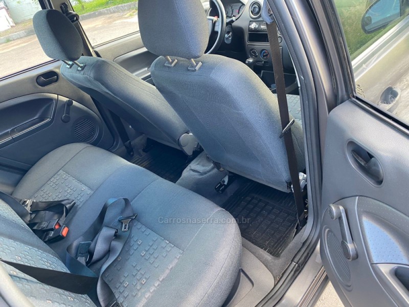 FIESTA 1.0 MPI PERSONNALITÉ 8V FLEX 4P MANUAL - 2004 - CAXIAS DO SUL