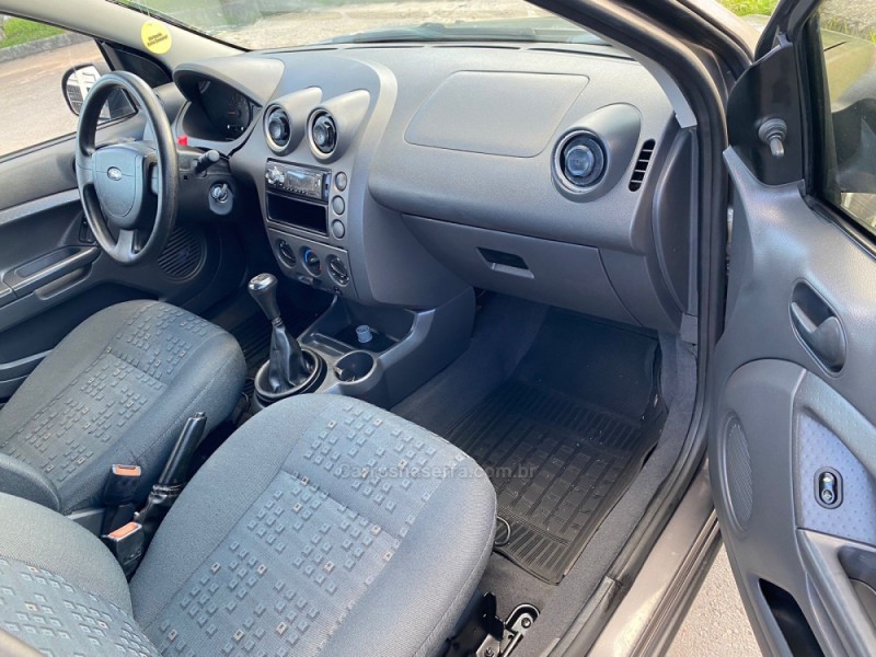 FIESTA 1.0 MPI PERSONNALITÉ 8V FLEX 4P MANUAL - 2004 - CAXIAS DO SUL