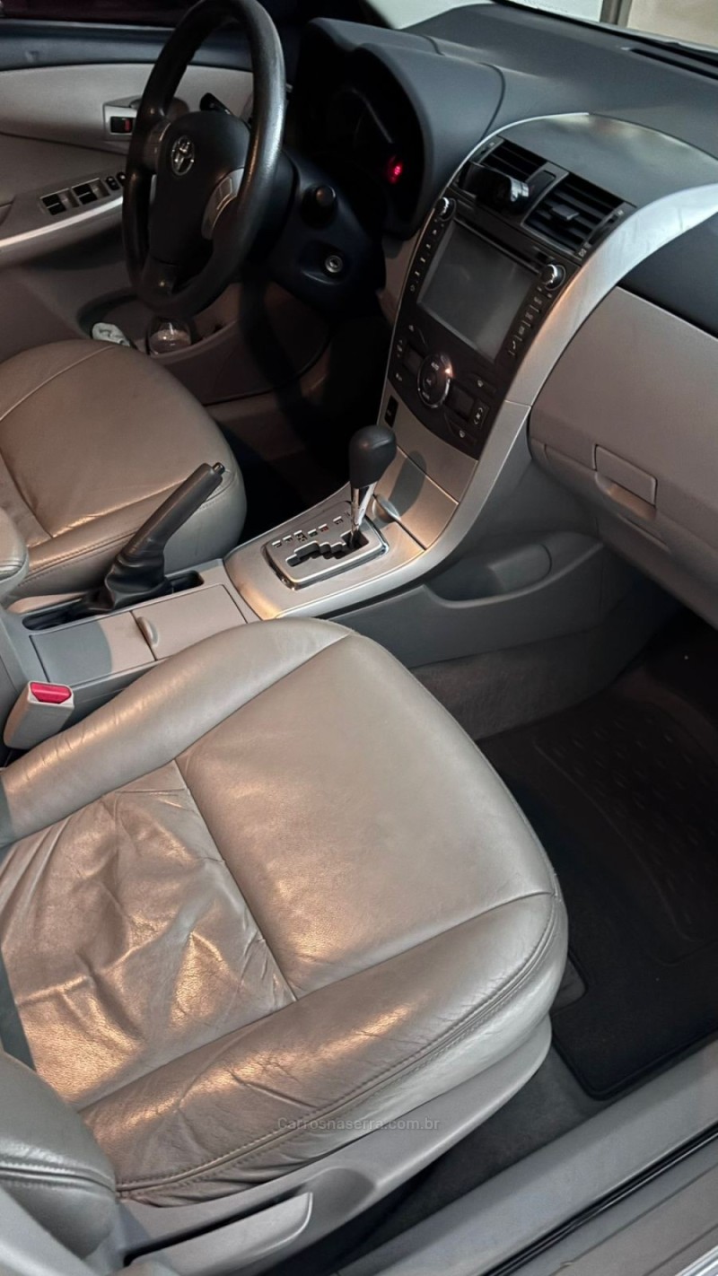 COROLLA 1.8 GLI 16V FLEX 4P AUTOMÁTICO - 2012 - NOVA PRATA