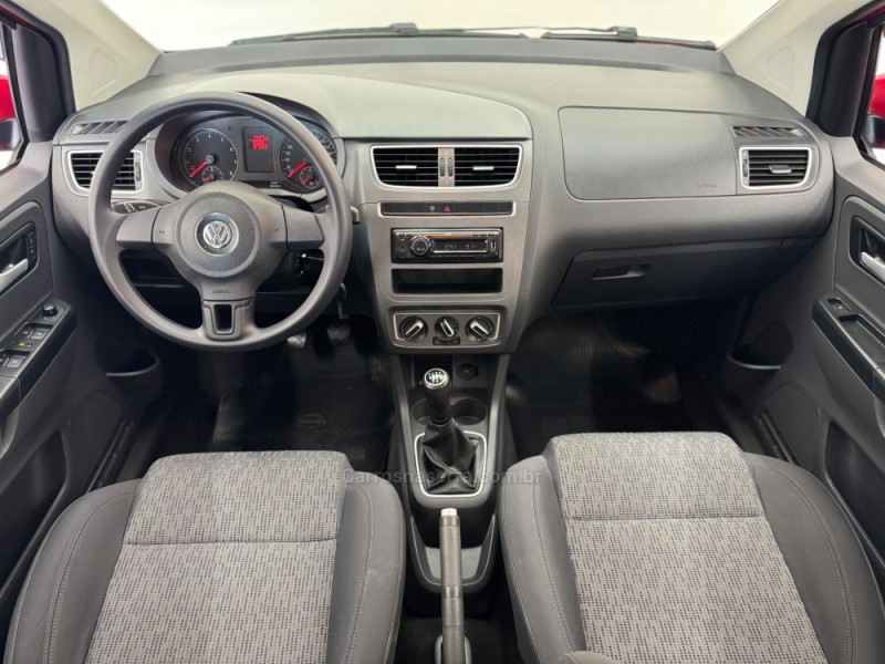 FOX 1.6 MI 8V FLEX 4P MANUAL - 2014 - CARLOS BARBOSA