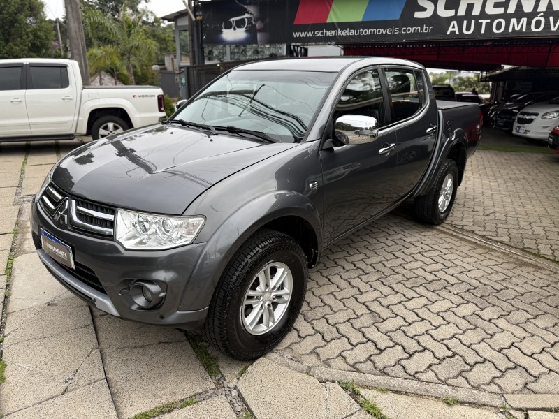 L200 TRITON 2.4 HLS CHROME 4X2 CD 16V FLEX 4P MANUAL - 2017 - NOVA PETRóPOLIS