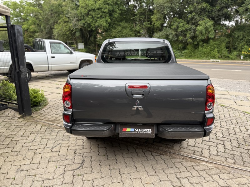 L200 TRITON 2.4 HLS CHROME 4X2 CD 16V FLEX 4P MANUAL - 2017 - NOVA PETRóPOLIS