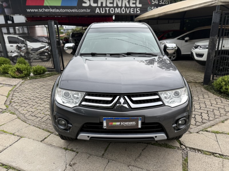 L200 TRITON 2.4 HLS CHROME 4X2 CD 16V FLEX 4P MANUAL - 2017 - NOVA PETRóPOLIS