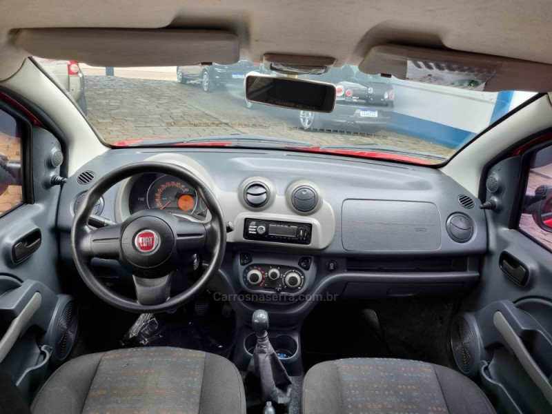 UNO 1.0 VIVACE 8V FLEX 4P MANUAL - 2014 - VACARIA