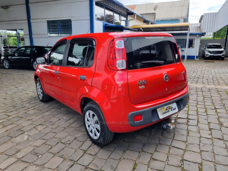 UNO 1.0 VIVACE 8V FLEX 4P MANUAL - 2014 - VACARIA