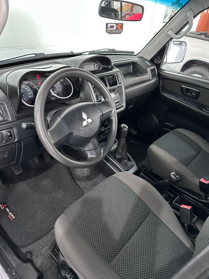 PAJERO TR4 2.0 4X4 16V 140CV FLEX 4P MANUAL - 2012 - FARROUPILHA