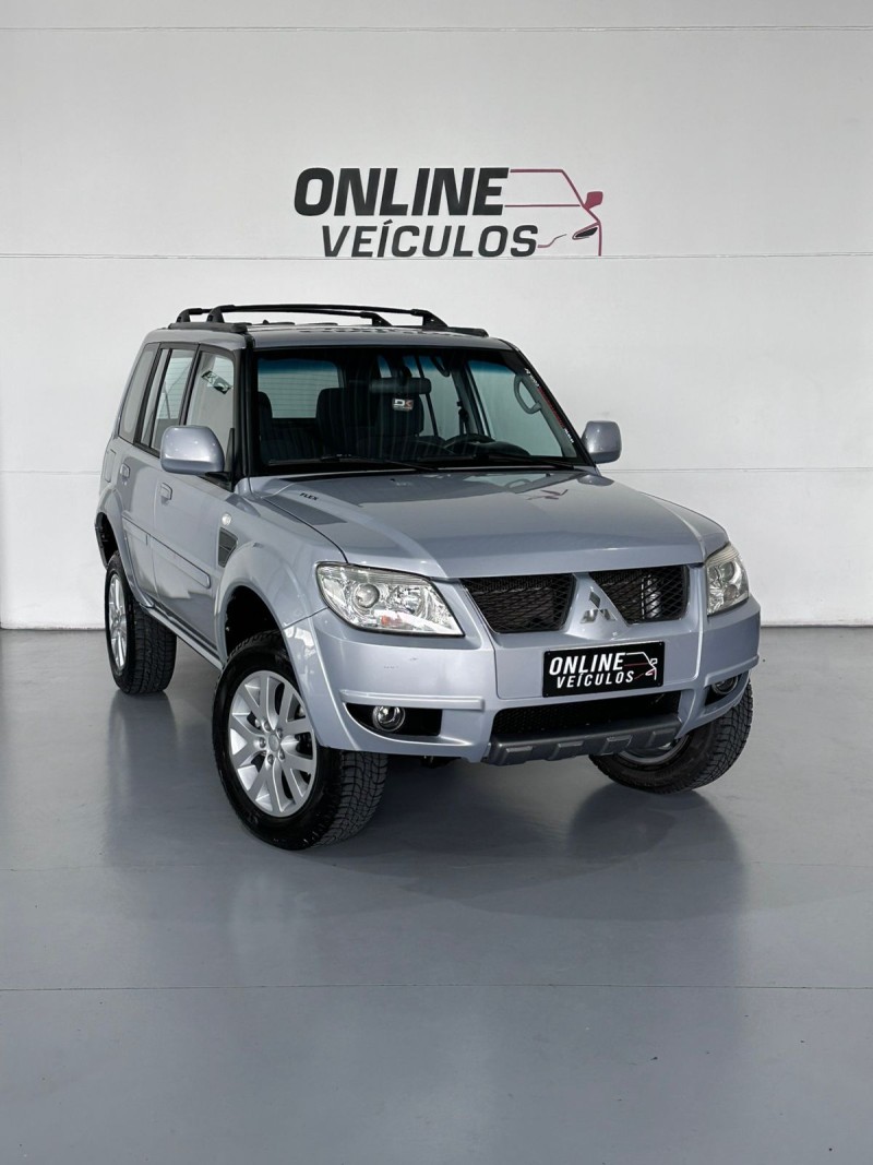 PAJERO TR4 2.0 4X4 16V 140CV FLEX 4P MANUAL - 2012 - FARROUPILHA