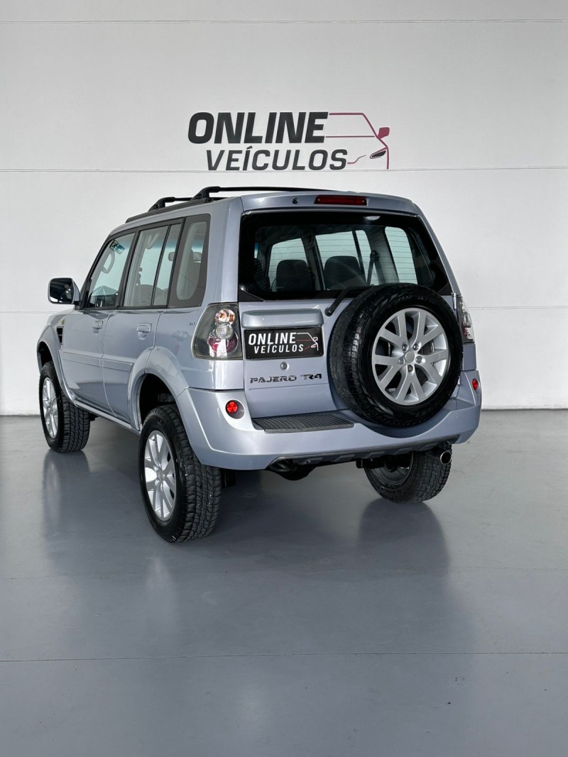 PAJERO TR4 2.0 4X4 16V 140CV FLEX 4P MANUAL - 2012 - FARROUPILHA