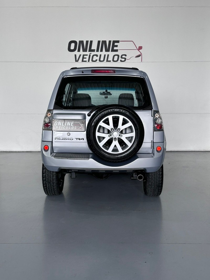PAJERO TR4 2.0 4X4 16V 140CV FLEX 4P MANUAL - 2012 - FARROUPILHA