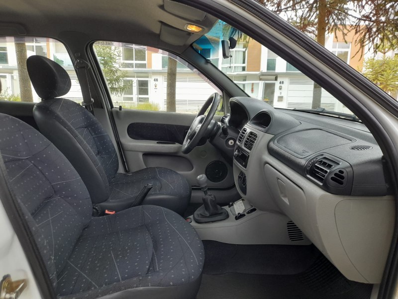 CLIO 1.0 EXPRESSION 8V GASOLINA 4P MANUAL - 2004 - FARROUPILHA