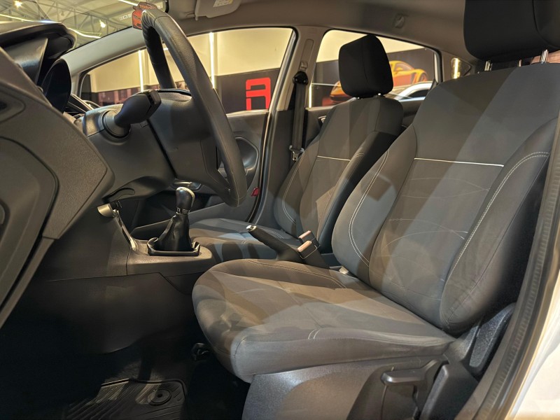 FIESTA 1.6 SE HATCH 16V FLEX 4P MANUAL - 2017 - NOVO HAMBURGO