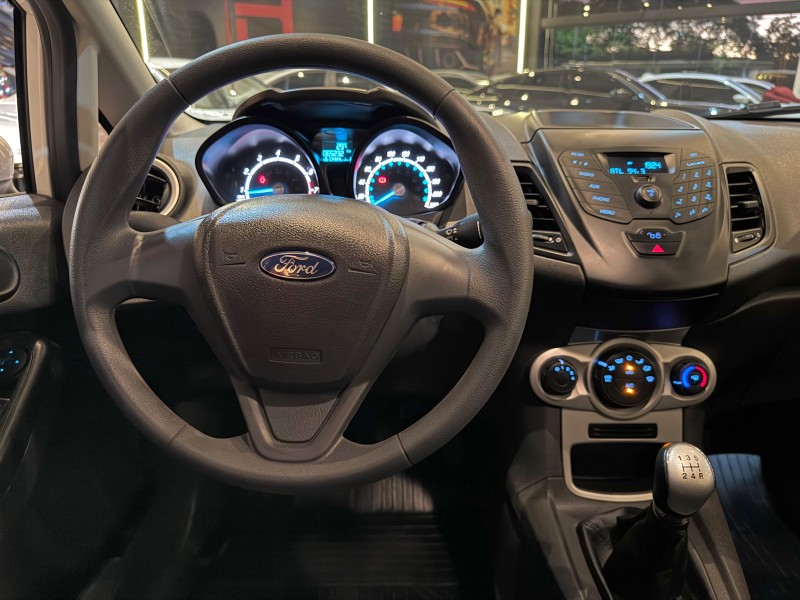 FIESTA 1.6 SE HATCH 16V FLEX 4P MANUAL - 2017 - NOVO HAMBURGO